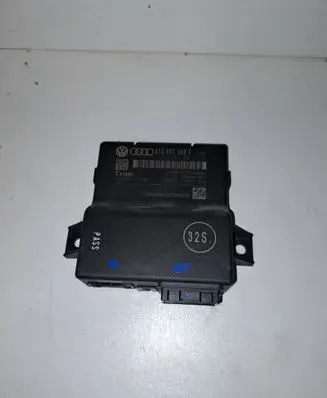 Audi A4 S4 B8 8K Gateway control module 8T0907468F