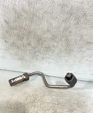 Fuel injector supply line/pipe