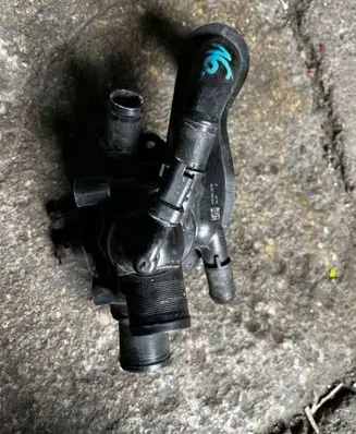 Peugeot 308 Thermostat/thermostat housing V753452180