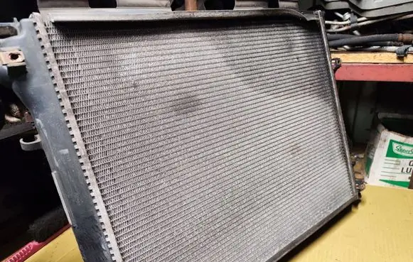 Chrysler 300 - 300C Coolant radiator 83403