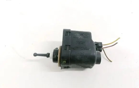 Opel Astra F Headlight level adjustment motor 