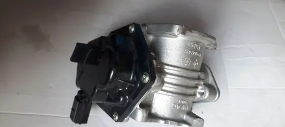 Volkswagen Amarok EGR valve 03L131501R