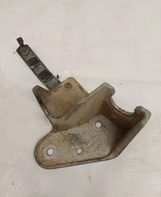 Iveco Daily 5th gen Gear shift cable bracket 8872940