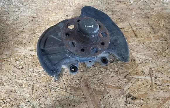 Mercedes-Benz C W203 Front wheel hub spindle knuckle
