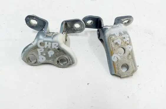 Toyota C-HR I Front door hinge set 
