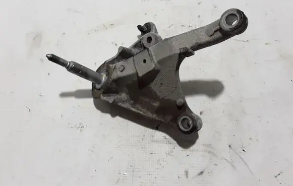 Dacia Duster II Gearbox mounting bracket 112533062R