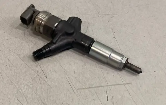 Subaru Legacy Fuel injector 16613AA030 03M04840