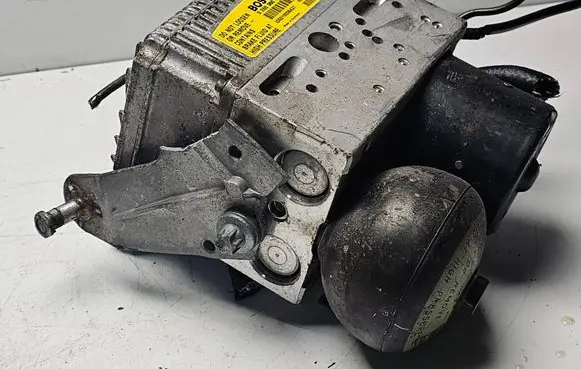Mercedes-Benz E W211 ABS Pump 0265960013 D0D10036437