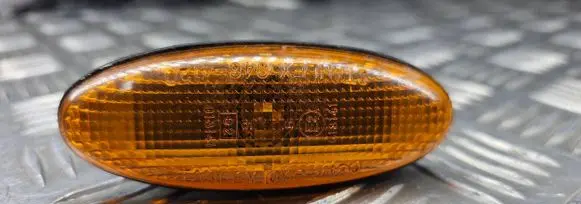 Mazda Premacy Front fender indicator light 0464120