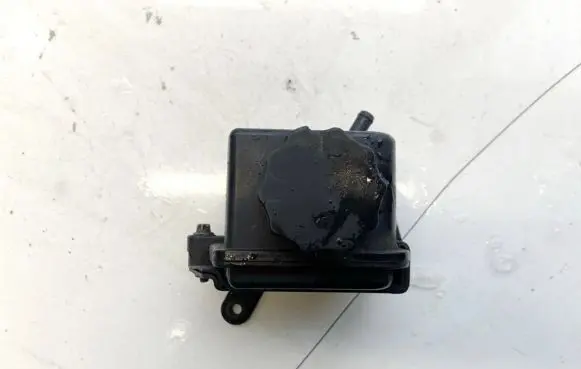 Mercedes-Benz ML W163 Brake fluid reservoir a0004600183