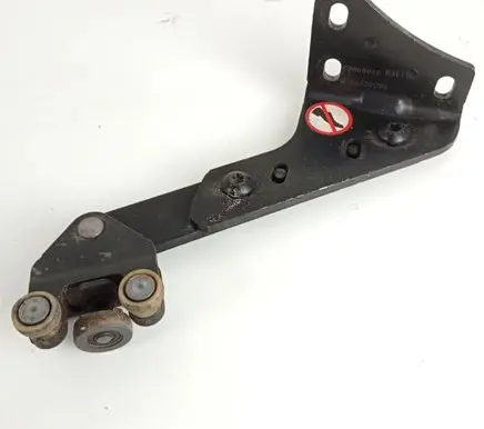 Toyota Proace Sliding door lower roller guide/hinge SU001A4038 SU001B5619