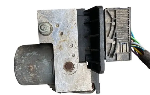 Volkswagen PASSAT B5.5 ABS Pump 8E0614111T 0265202401