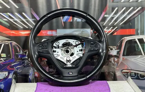 BMW X3 F25 Steering wheel