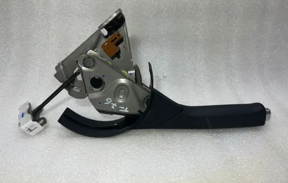 Toyota Yaris Hand brake release handle 462100D231C2