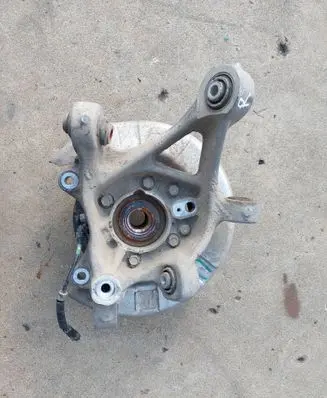Hyundai Genesis Rear wheel hub 150214000286