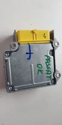 Volkswagen PASSAT B7 Airbag control unit/module