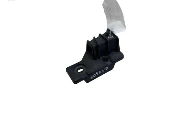 Volvo XC90 Front bumper mounting bracket 31353764