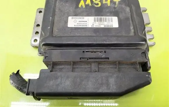 Renault Clio II Engine control unit/module 8200162378