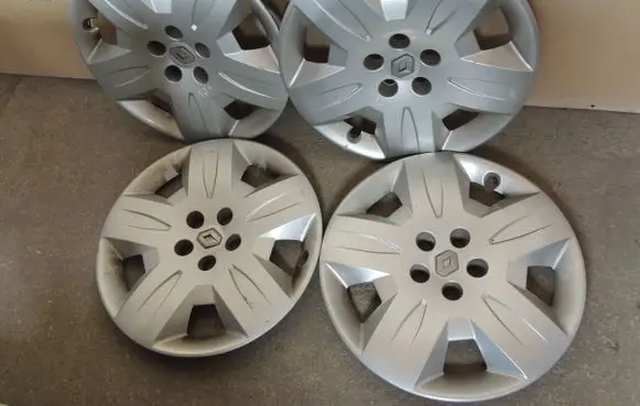 Renault Megane II R17 wheel hub/cap/trim 