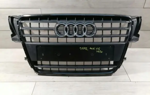 Audi A5 8T 8F Front bumper upper radiator grill 8T0853651E