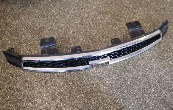 Chevrolet Orlando Front bumper upper radiator grill 95471003