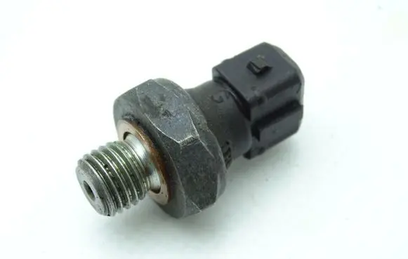 Land Rover Range Rover L322 Oil pressure sensor 17105092