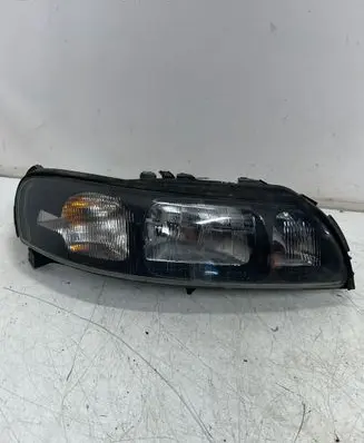 Volvo V70 Headlight/headlamp 89007859