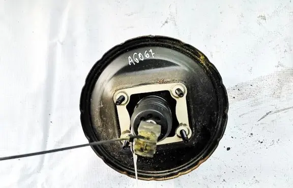 Mazda 323 F Brake booster 85204701 852-04701