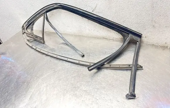 Saab 9-5 Rubber seal rear door window/glass 000205237