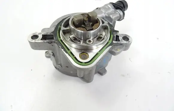 Nissan Qashqai Vacuum pump A2820900005