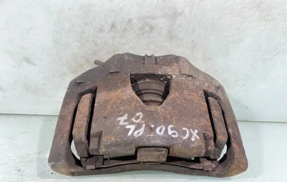 Volvo XC90 Front brake caliper