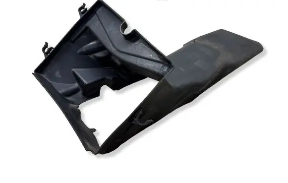 Audi A4 S4 B7 8E 8H Intercooler air channel guide 8E0117335L