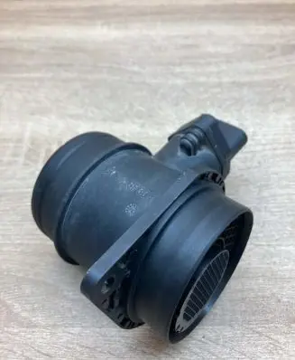 Skoda Octavia Mk2 (1Z) Mass air flow meter 038906461B 0281002531