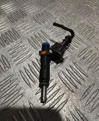 Opel Astra J Fuel injector 55353806