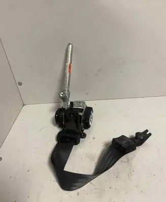 Volvo V70 Rear seatbelt 39859392