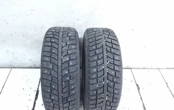 Volkswagen Golf II R15 winter/snow tires with studs BRIDGESTONE NORANZA 19560R15
