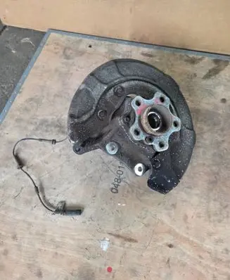 BMW 5 G30 G31 Rear wheel hub 6866337