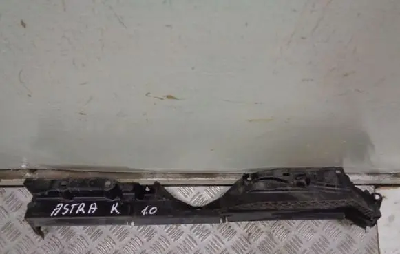 Opel Astra K Intercooler air guide/duct channel 13487731 332155568