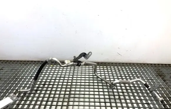 Opel Vivaro Air conditioning (A/C) pipe/hose 924805198R