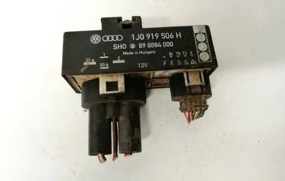 Volkswagen Golf IV Coolant fan relay 1j0919506h 898884000