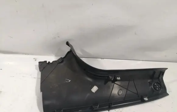 Skoda Octavia Mk2 (1Z) (D) pillar trim (bottom) 1Z9868226