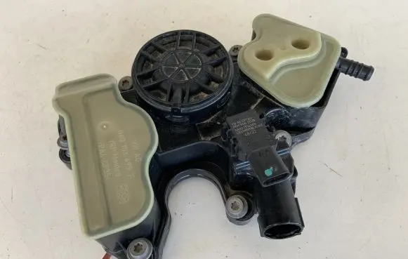Audi Q5 SQ5 Oil breather separator 06Q103495F 06H906052B