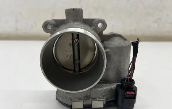 Audi A4 S4 B9 Throttle valve 06K133062AK
