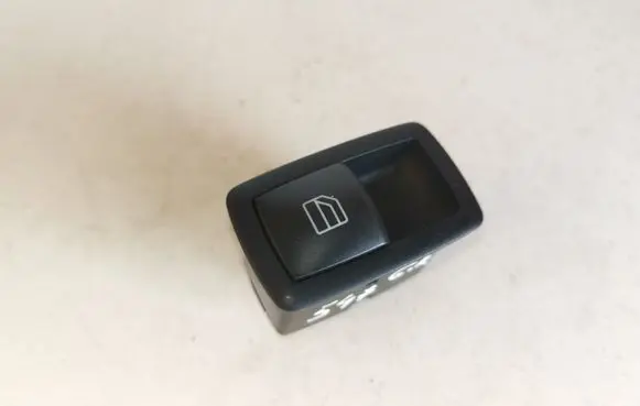 Mercedes-Benz ML W164 Electric window control switch A2518200510