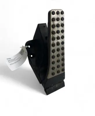 Mercedes-Benz GLC X253 C253 Accelerator throttle pedal A2533000104