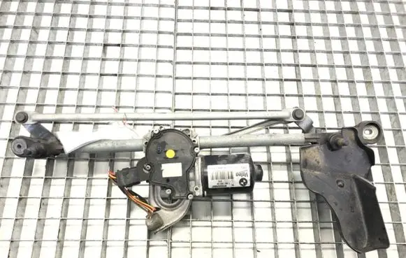 Front wiper linkage and motor