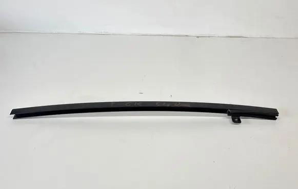 Volkswagen Touran II Rear door windshield rail 1T0839407