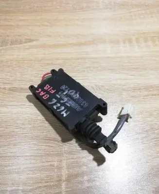 Mazda 626 Central locking motor 8300003720