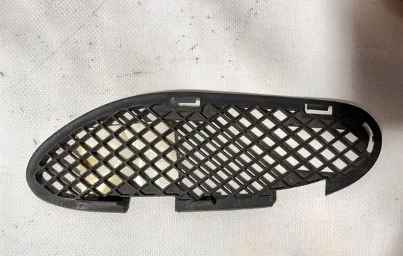 Mercedes-Benz C W202 Front bumper lower grill 2028851123 0288511237 958445245