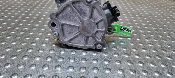 Ford Mondeo MK IV Vacuum pump 9804021880